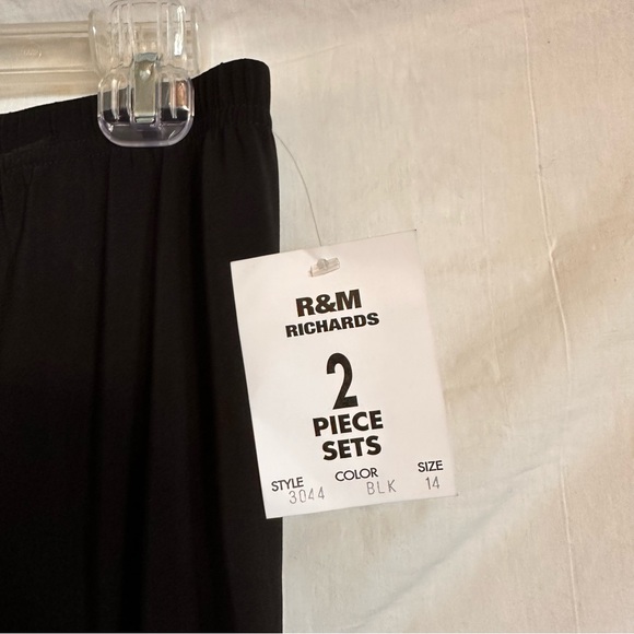 R&M Richards 2-Piece Set - Picture 11 of 16